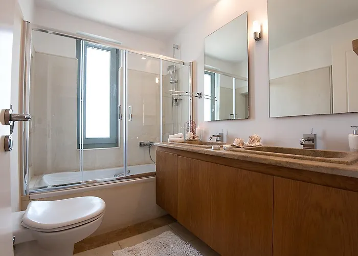 Emerald * بورتو خيلي